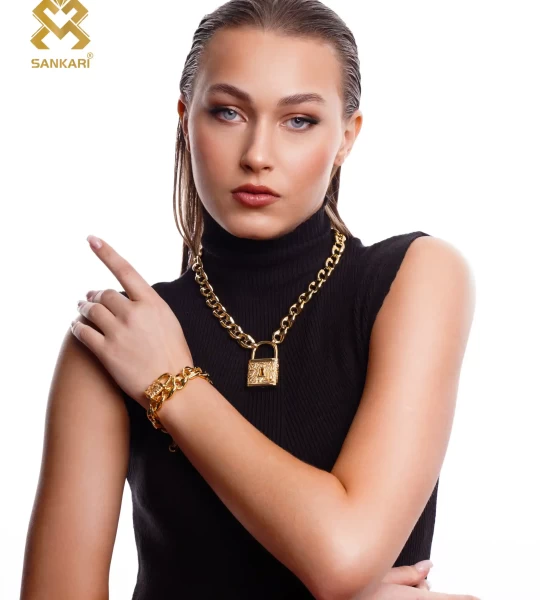 18K gold jewelry in the shape of a lock