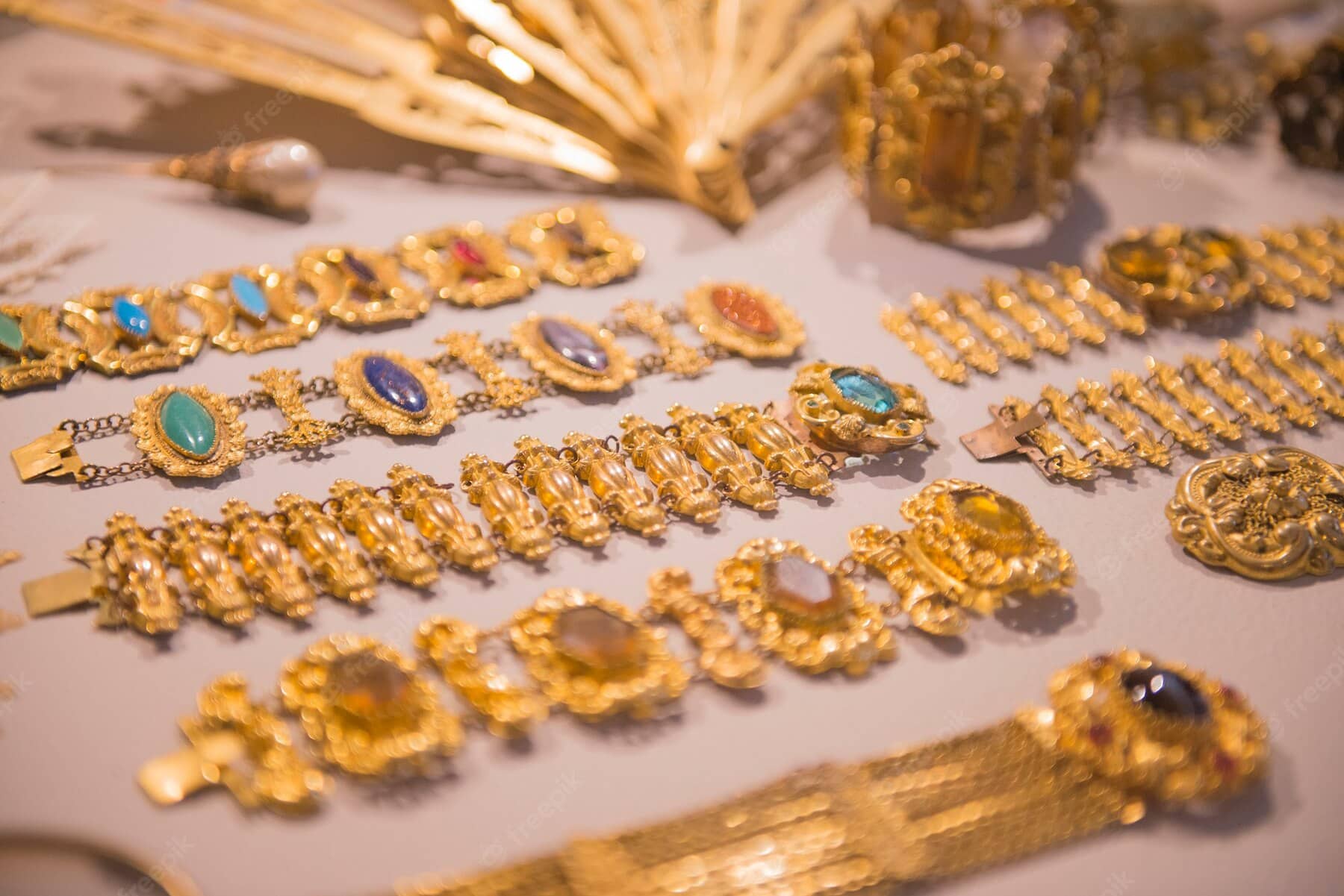 أسئلة شائعة عن الذهب والمجوهرات ومعلومات عن الذهب