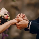 نصائح لشراء خاتم الخطوبة المثالي - كيف أشتري خاتم خطبة - شراء خاتم خطب
