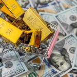 شراء الذهب أم الدولار: كيف تختار الاستثمار الأنسب لك؟