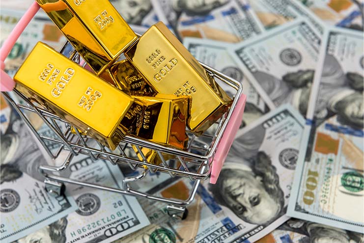 أيهما افضل ادخار المال ام الذهب؟ أيهما أفضل شراء الذهب أم الدولار