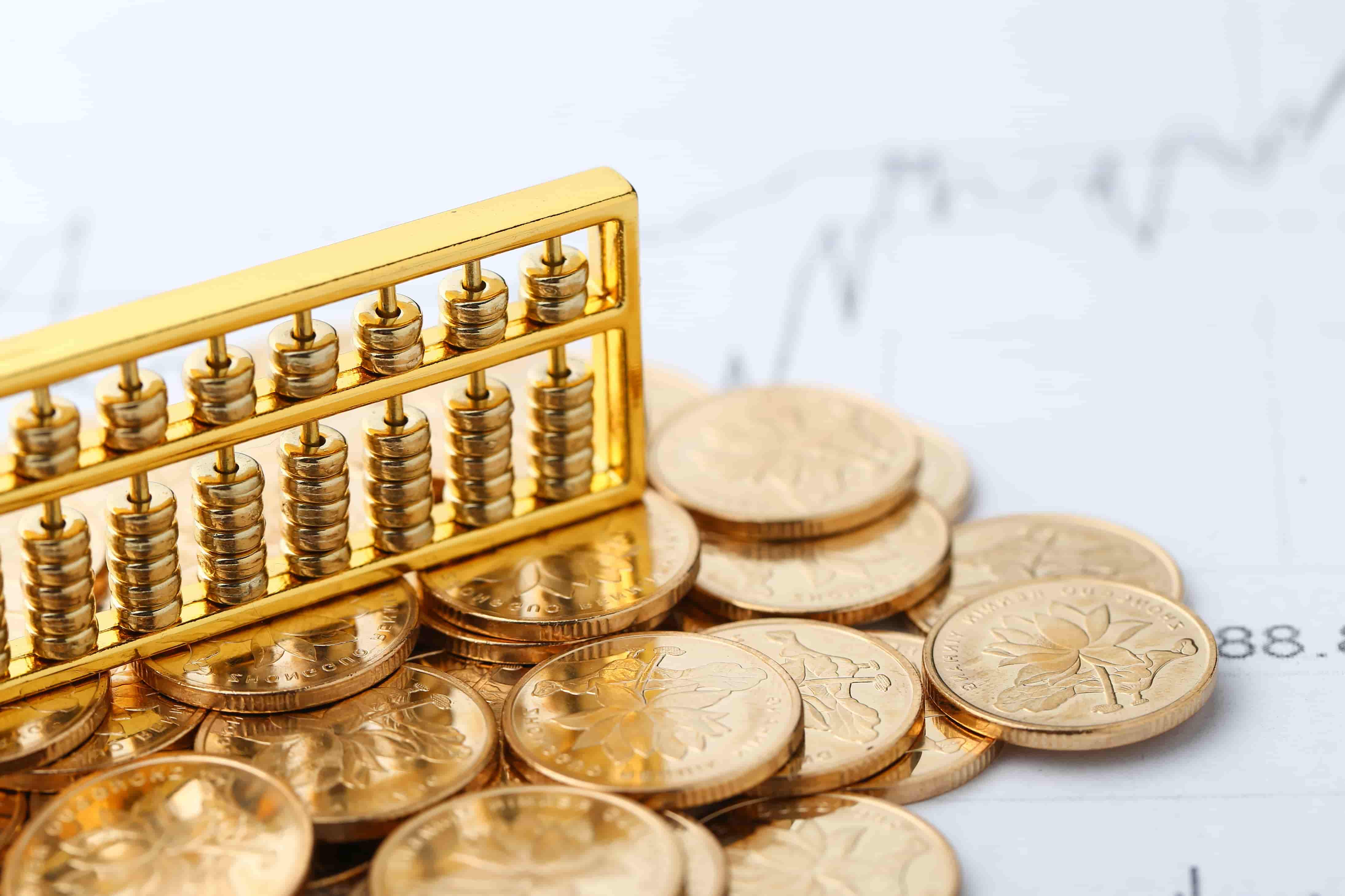 كيف يؤثر التضخم على أسعار الذهب؟ ما العوامل المؤثرة في سعر الذهب؟